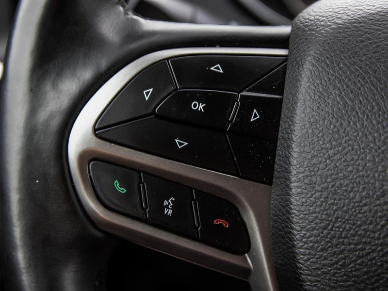 2019 Jeep Cherokee North Legendary Capability & Comfort, Ready for Any Adventure - Grey exterior view 18