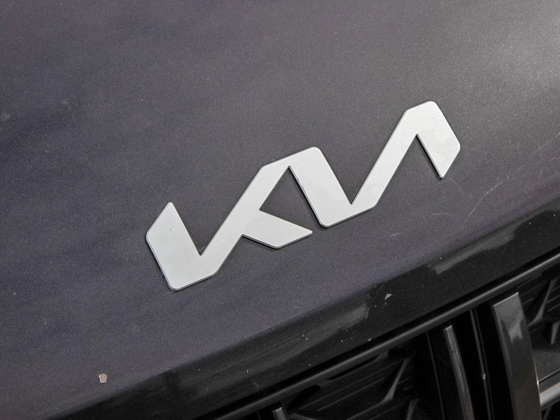 2022 Kia Carnival LX SUV Styling, Minivan Space, Smart Tech - Thunder Grey exterior view 9