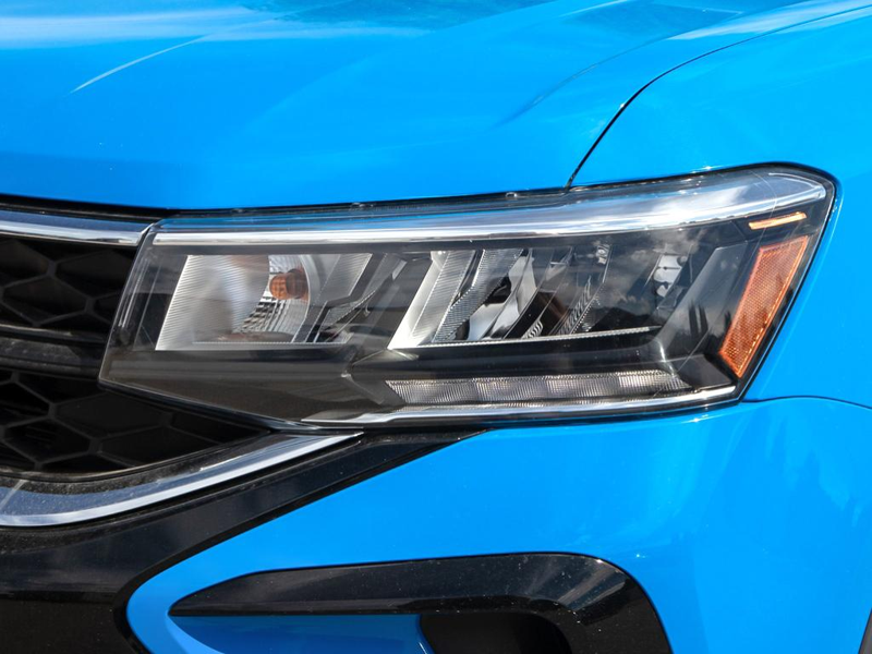 2024 Volkswagen Taos Comfortline 4MOTION Crisp LED Headlights, Sharp Body Lines, Total Head-Turner - Blue exterior view 10