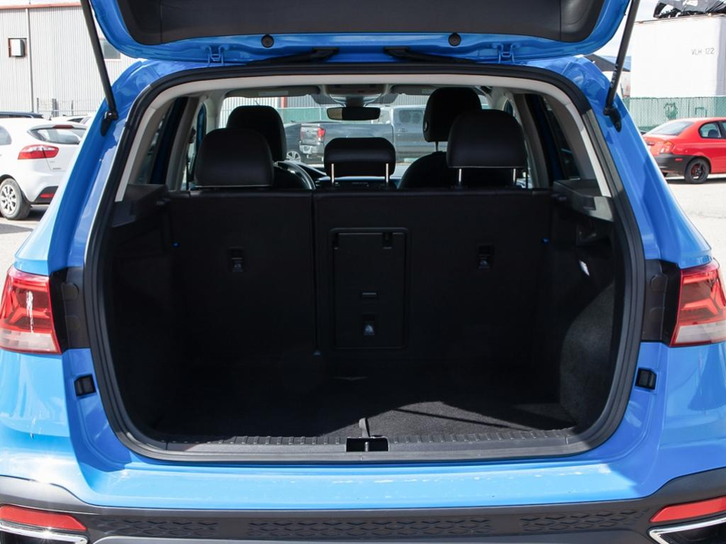 2024 Volkswagen Taos Comfortline 4MOTION Crisp LED Headlights, Sharp Body Lines, Total Head-Turner - Blue exterior view 11