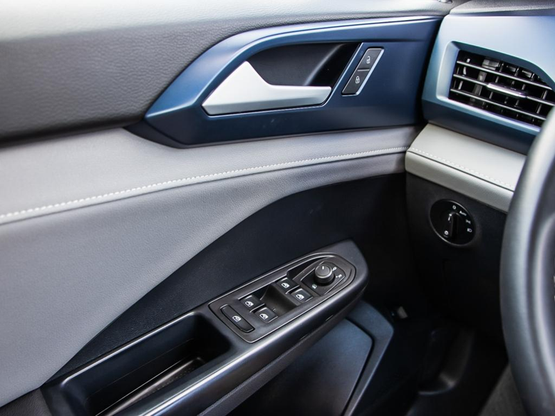 2024 Volkswagen Taos Comfortline 4MOTION Crisp LED Headlights, Sharp Body Lines, Total Head-Turner - Blue exterior view 17