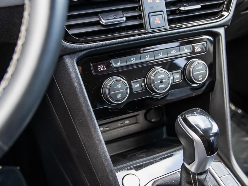 2024 Volkswagen Taos Comfortline 4MOTION  Crisp LED Headlights, Sharp Body Lines, Total Head-Turner - Blue exterior view 20