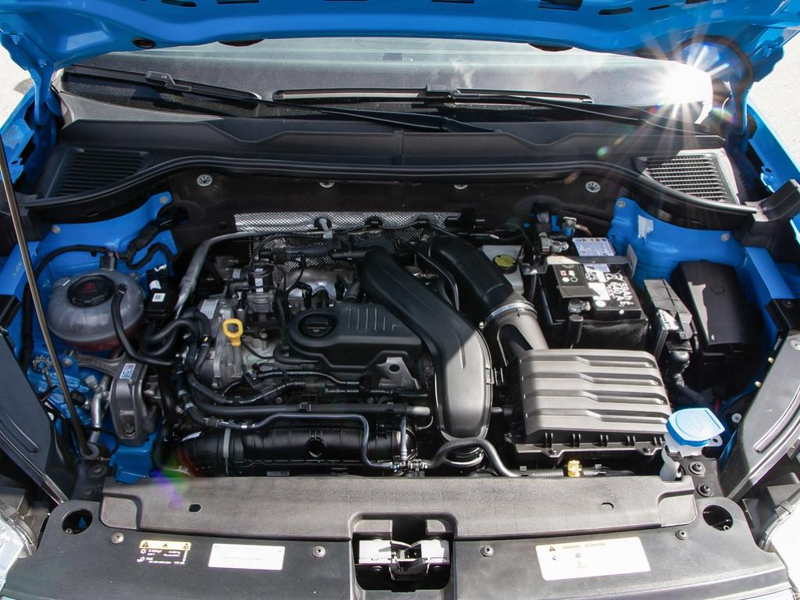 2024 Volkswagen Taos Comfortline 4MOTION Crisp LED Headlights, Sharp Body Lines, Total Head-Turner - Blue exterior view 8