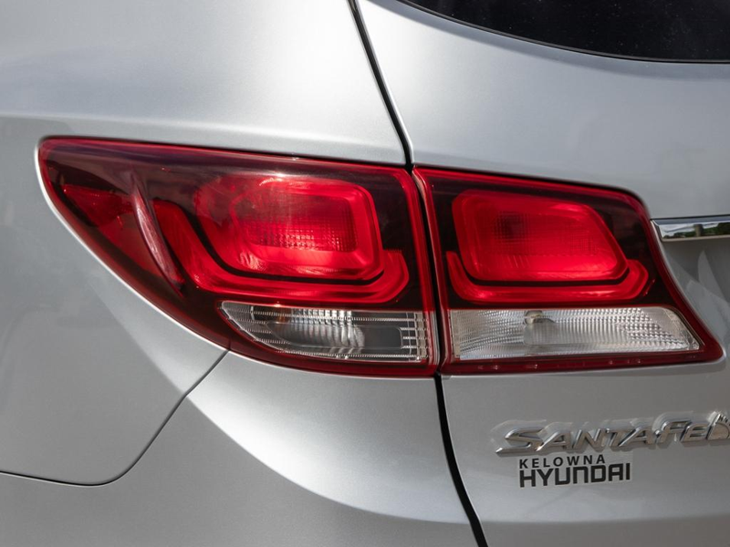 2018 Hyundai Santa Fe XL Premium True 7-Passenger XL! Spacious 3-Row Family Explorer - Silver exterior view 11