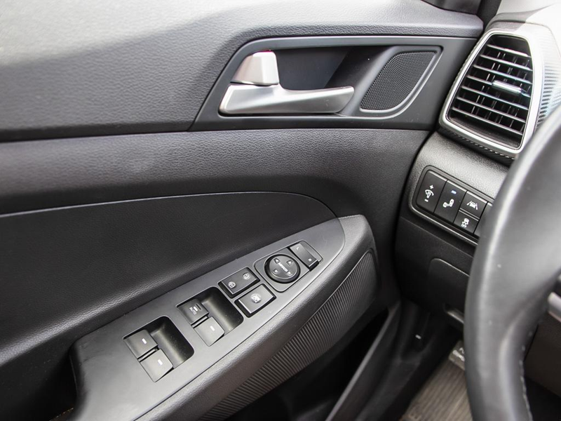 2020 Hyundai Tucson Preferred Excellent Value! Fully Serviced Preferred Trim SUV - Grey exterior view 17