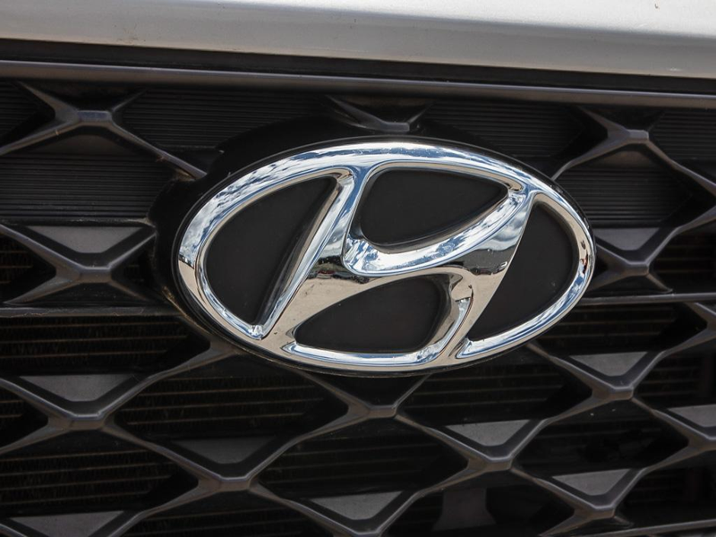 2020 Hyundai Tucson Preferred Excellent Value! Fully Serviced Preferred Trim SUV - Grey exterior view 9