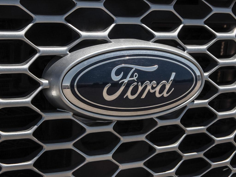 2023 Ford Edge SEL  Family Cargo King, More Space Than Compact Crossovers - Black exterior view 9