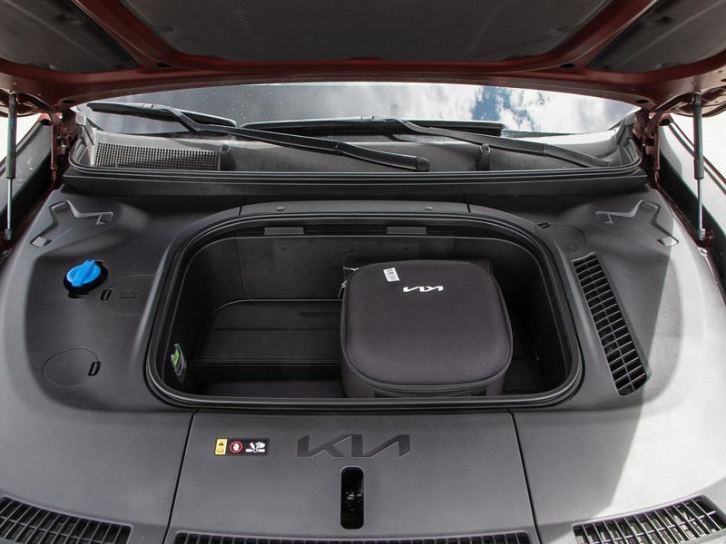 2026 Kia EV9 Land w/Premium Package AWD  - Sunroof - $230.36 /Wk - Flare Red exterior view 8