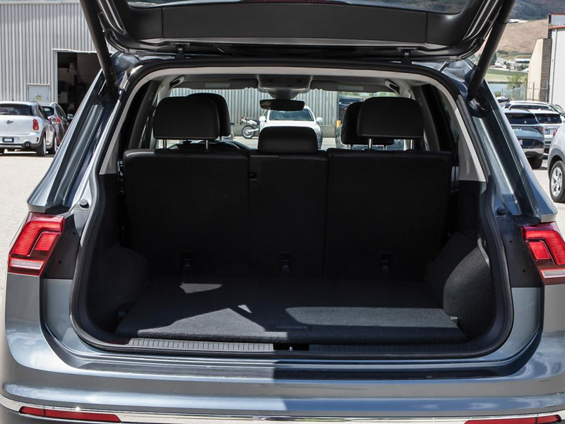 2024 Volkswagen Tiguan Comfortline  All-Weather Pro! Intelligent 4MOTION AWD, Heated Seats - Grey exterior view 11