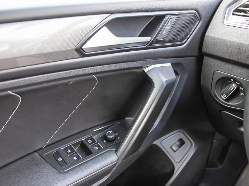 2024 Volkswagen Tiguan Comfortline  All-Weather Pro! Intelligent 4MOTION AWD, Heated Seats - Grey exterior view 17