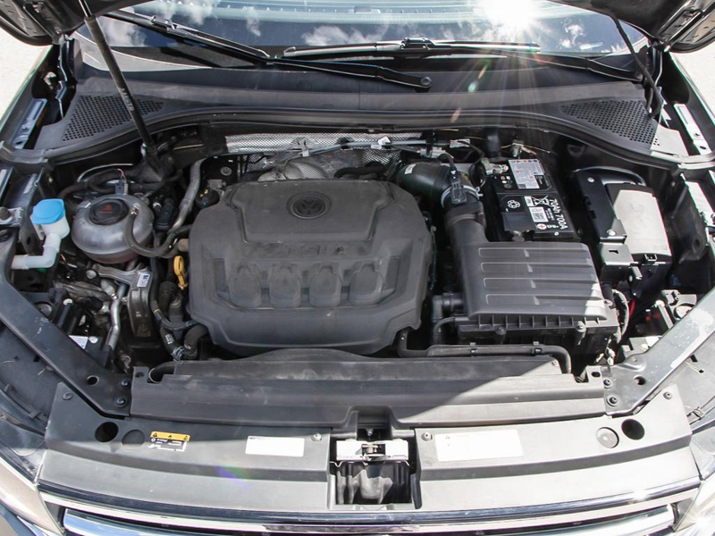2024 Volkswagen Tiguan Comfortline  All-Weather Pro! Intelligent 4MOTION AWD, Heated Seats - Grey exterior view 8