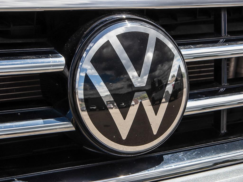 2024 Volkswagen Tiguan Comfortline  All-Weather Pro! Intelligent 4MOTION AWD, Heated Seats - Grey exterior view 9