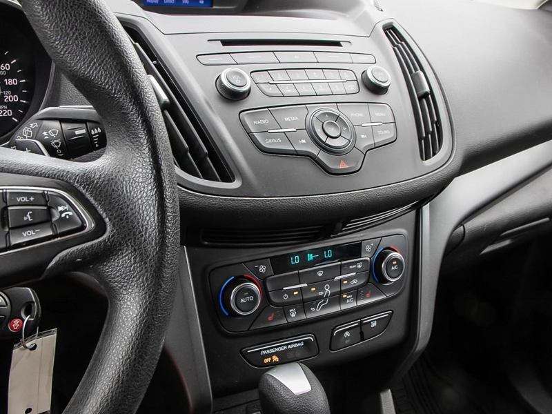 2017 Ford Escape SE  Turbocharged Efficiency! Fuel-Sipping EcoBoost Engine - White exterior view 20
