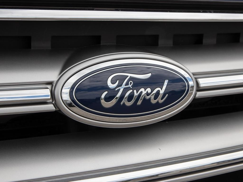 2017 Ford Escape SE Turbocharged Efficiency! Fuel-Sipping EcoBoost Engine - White exterior view 9