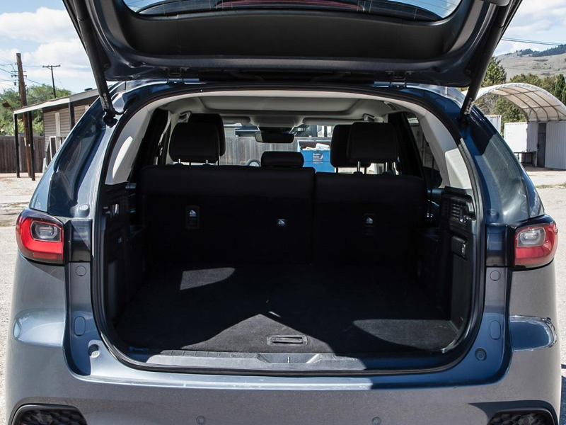 2025 Mazda CX-70 MHEV GT  All-New CX-70 GT, Ultra-Luxury 2-Row Midsize Crossover - Blue exterior view 11
