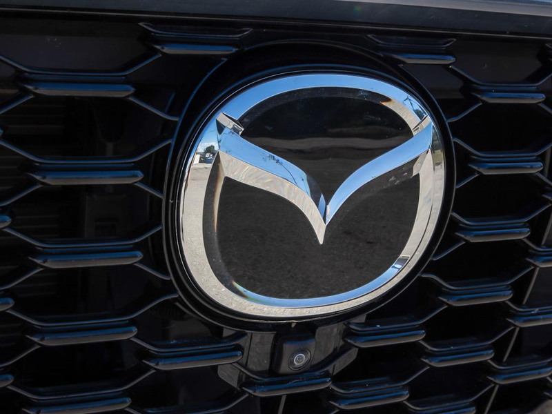 2025 Mazda CX-70 MHEV GT  All-New CX-70 GT, Ultra-Luxury 2-Row Midsize Crossover - Blue exterior view 9