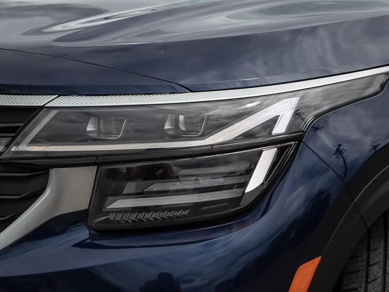 2025 Kia Seltos EX SUV Space, Hatchback Gas Bills! Best-In-Class Utility - Dark Ocean Blue exterior view 9