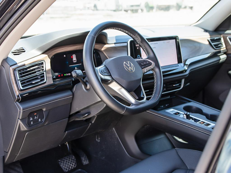 2025 Volkswagen Atlas Comfortline 2.0 TSI  True 7-Seater Utility, Massive 3rd Row, Huge Cargo Bay - Black exterior view 13
