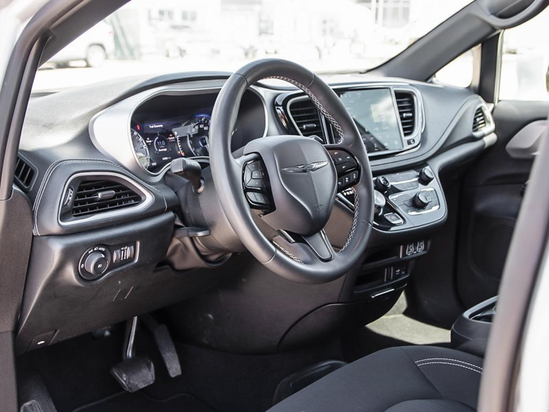 2022 Chrysler Pacifica Touring AWD AWD Plus Stow 'n Go, Fold-Flat 3rd Row, Huge Cargo Space - Silver exterior view 13