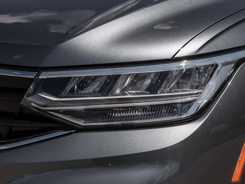 2023 Volkswagen Tiguan Comfortline R-Line Black Edition R-Line Black Edition! Gloss 19