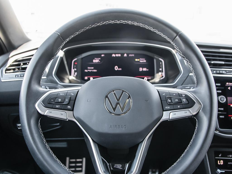 2023 Volkswagen Tiguan Comfortline R-Line Black Edition R-Line Black Edition! Gloss 19