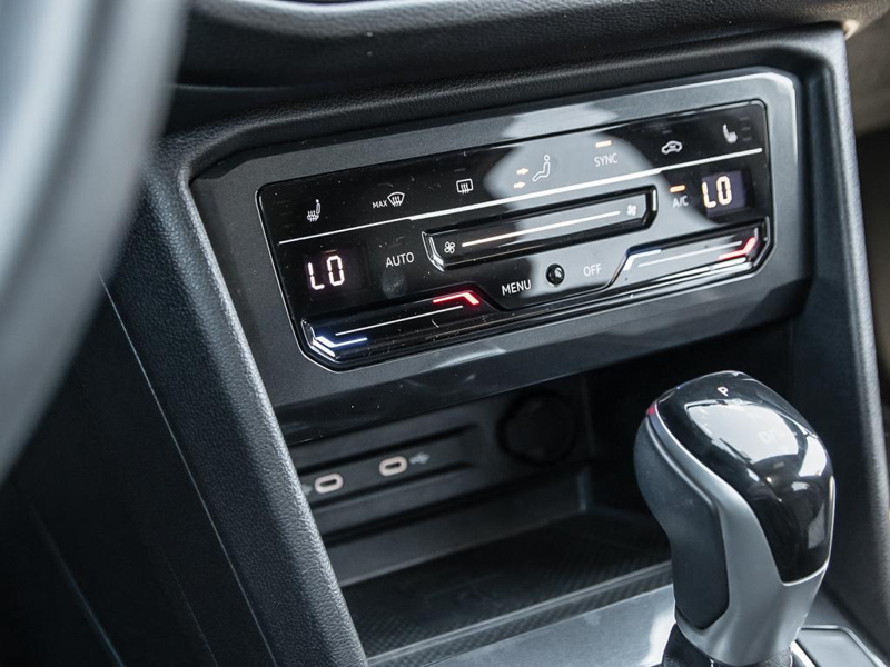 2023 Volkswagen Tiguan Comfortline R-Line Black Edition  R-Line Black Edition! Gloss 19
