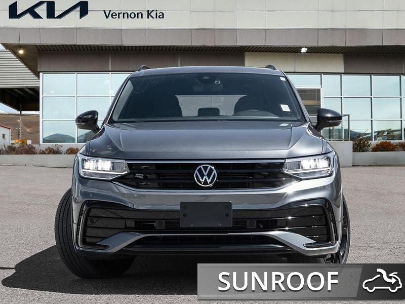 2023 Volkswagen Tiguan Comfortline R-Line Black Edition R-Line Black Edition! Gloss 19