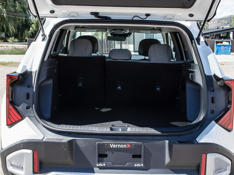 2027 Kia Seltos LX  - $111.73 /Wk - Snow White Pearl exterior view 11