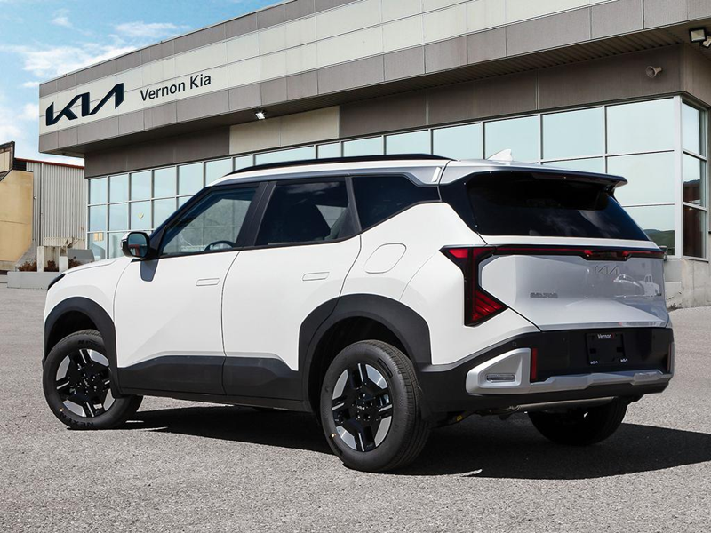 2027 Kia Seltos LX  - $111.73 /Wk - Snow White Pearl exterior view 4
