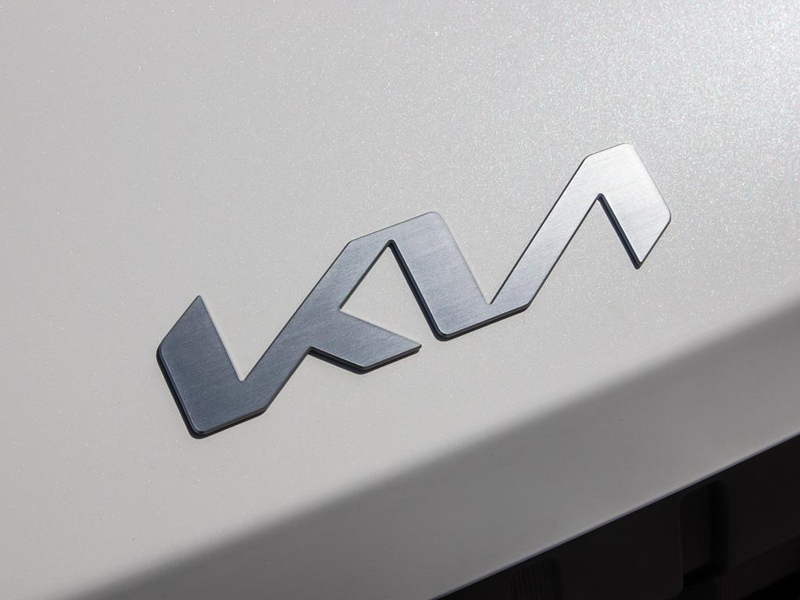 2027 Kia Seltos LX  - $111.73 /Wk - Snow White Pearl exterior view 9