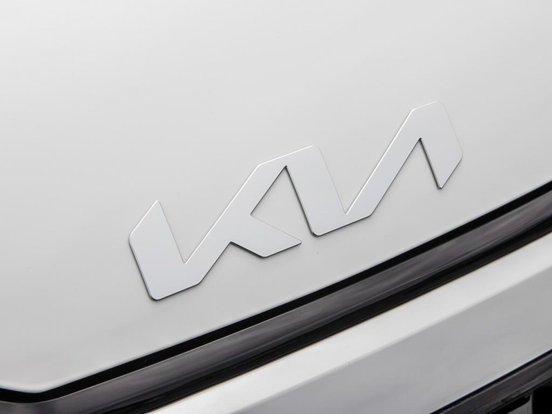 2026 Kia Sportage Hybrid SX AWD w/Black Interior - $154.76 /Wk - Snow White Pearl exterior view 9