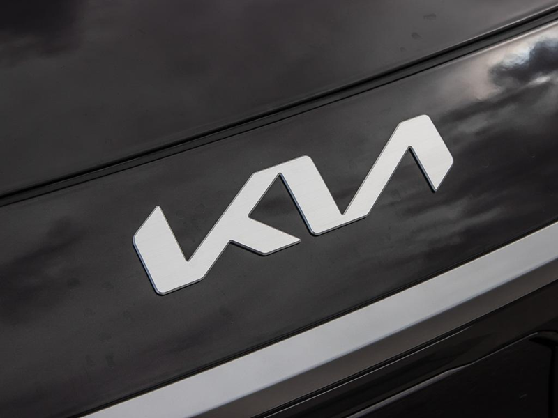 2026 Kia Niro EV Wind+ - Leather Seats - Aurora Black Pearl exterior view 9