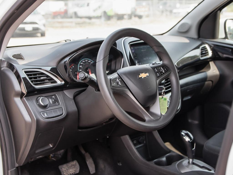 2022 Chevrolet Spark LT The Perfect Starter! Pump Skipper! Insane 6.2L/100km Highway, Tiny Gas Bills - White exterior view 13