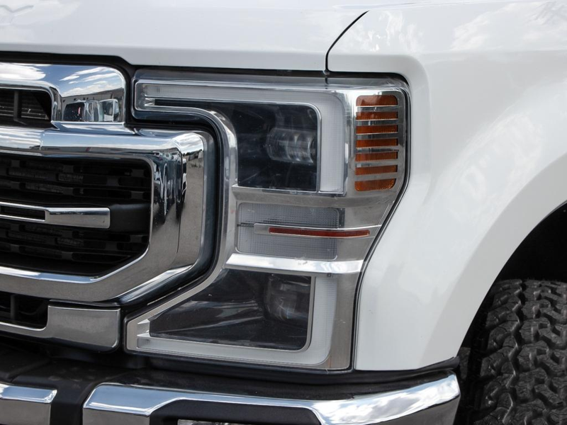 2022 Ford F-350 Super Duty Lariat  The Ultimate Tow Rig! Heavy Duty F350 Powerhouse, Tough - White exterior view 10