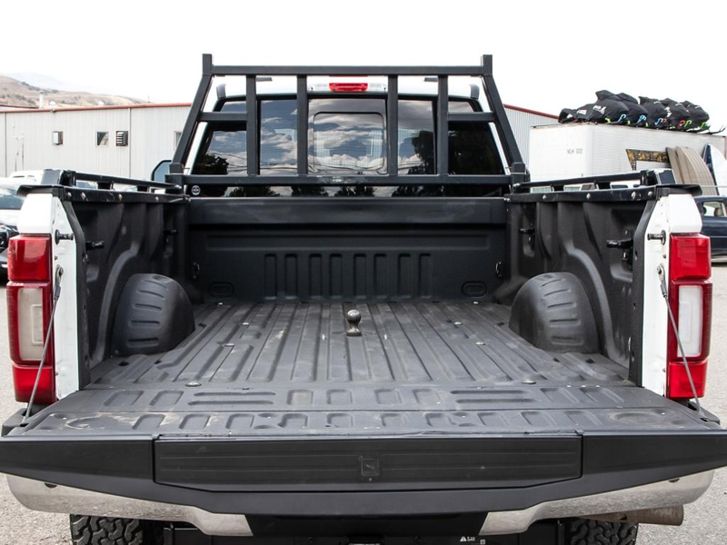 2022 Ford F-350 Super Duty Lariat  The Ultimate Tow Rig! Heavy Duty F350 Powerhouse, Tough - White exterior view 11