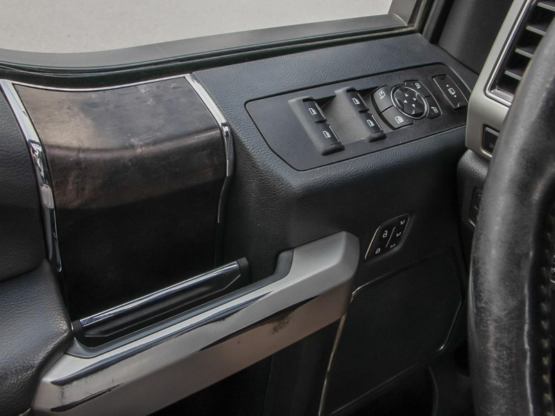 2022 Ford F-350 Super Duty Lariat  The Ultimate Tow Rig! Heavy Duty F350 Powerhouse, Tough - White exterior view 17