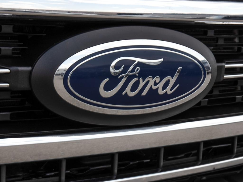 2022 Ford F-350 Super Duty Lariat  The Ultimate Tow Rig! Heavy Duty F350 Powerhouse, Tough - White exterior view 9