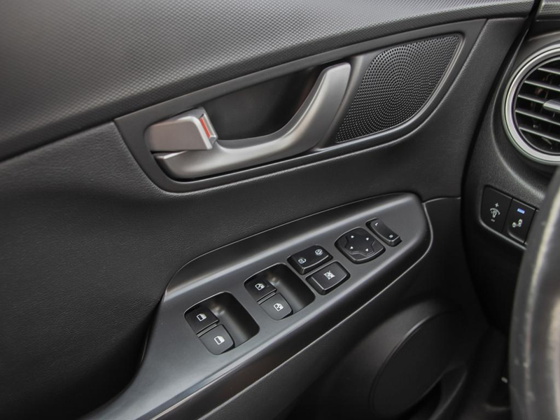 2021 Hyundai Kona 2.0L Luxury AWD  Ditch High Gas Bills! Compact Footprint, Low cost of Ownership - Grey exterior view 17