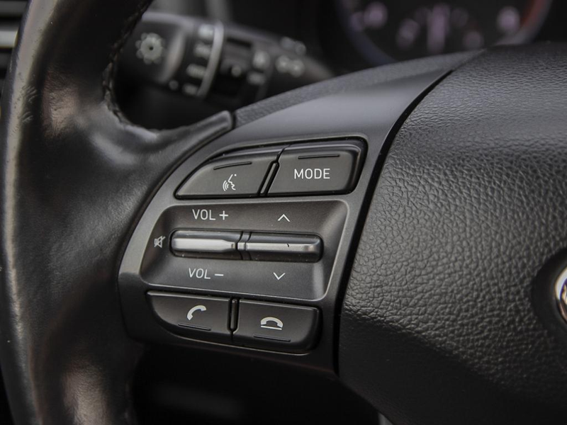 2021 Hyundai Kona 2.0L Luxury AWD  Ditch High Gas Bills! Compact Footprint, Low cost of Ownership - Grey exterior view 18