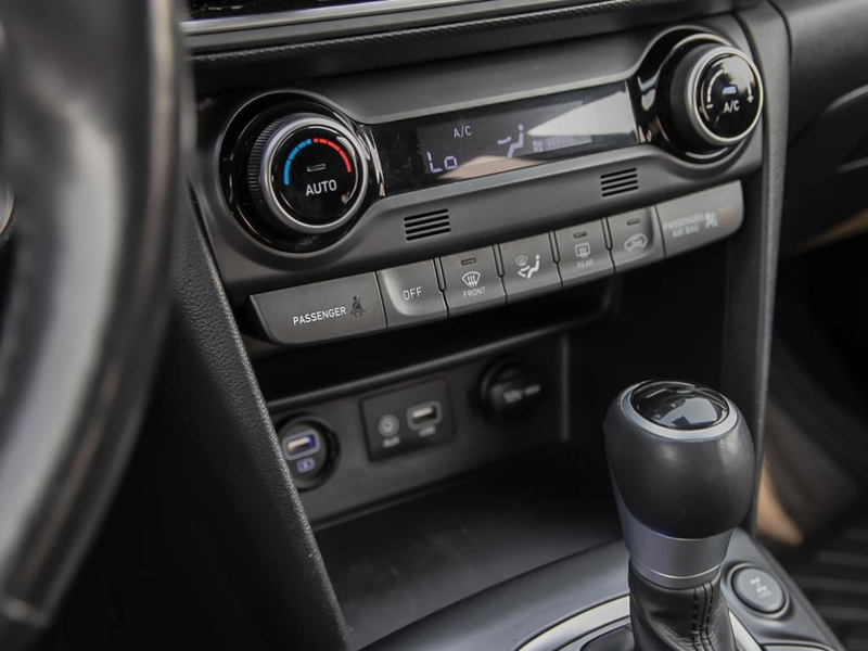 2021 Hyundai Kona 2.0L Luxury AWD  Ditch High Gas Bills! Compact Footprint, Low cost of Ownership - Grey exterior view 20