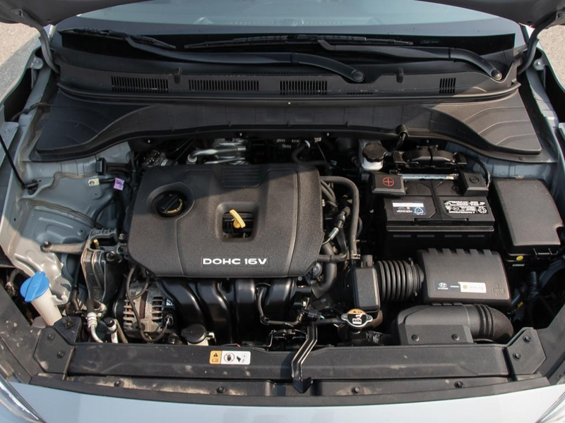 2021 Hyundai Kona 2.0L Luxury AWD  Ditch High Gas Bills! Compact Footprint, Low cost of Ownership - Grey exterior view 8