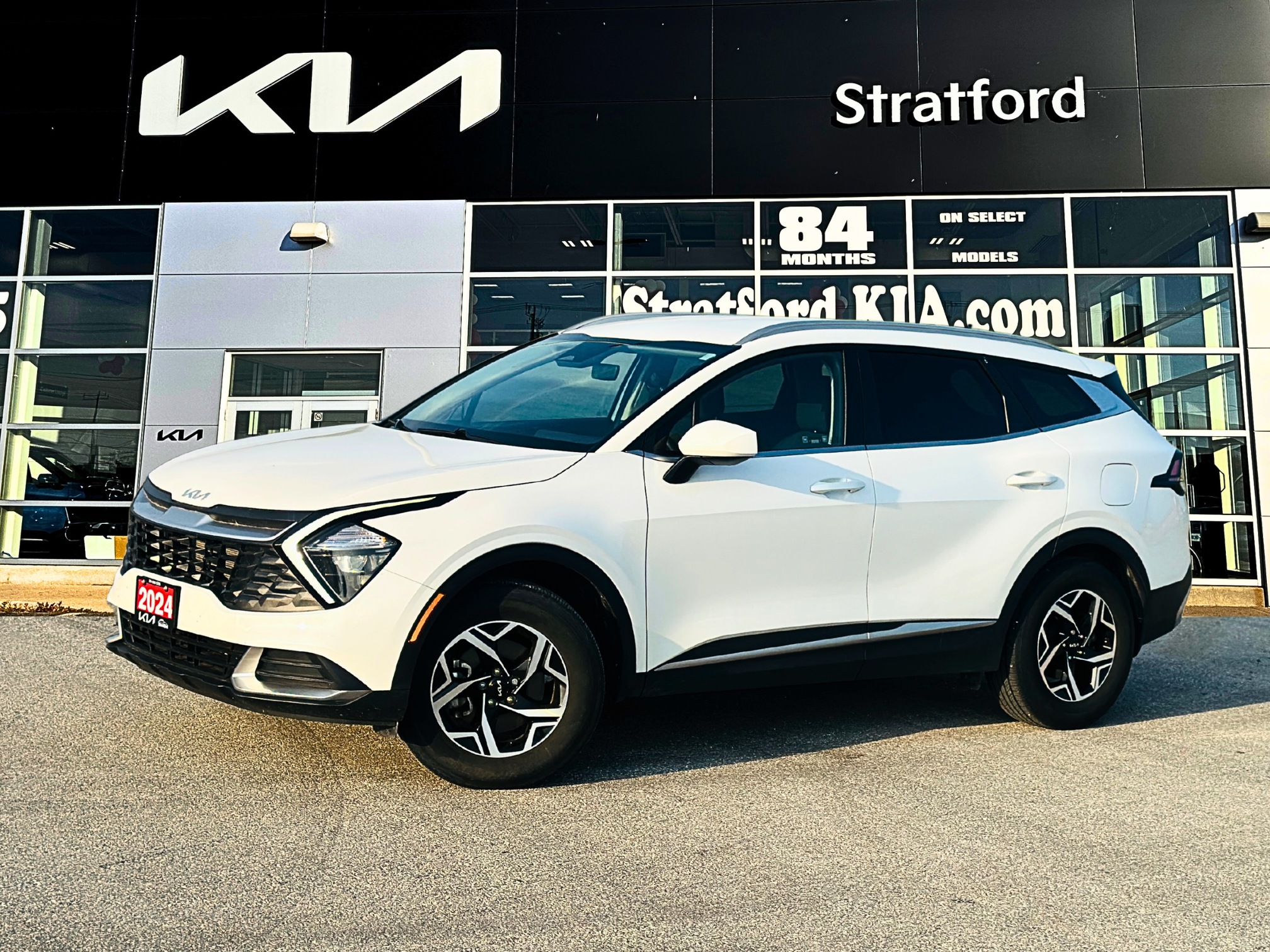 Snow White Pearl 2024 Kia Sportage SUV / Crossover Front-Wheel Drive Automatic