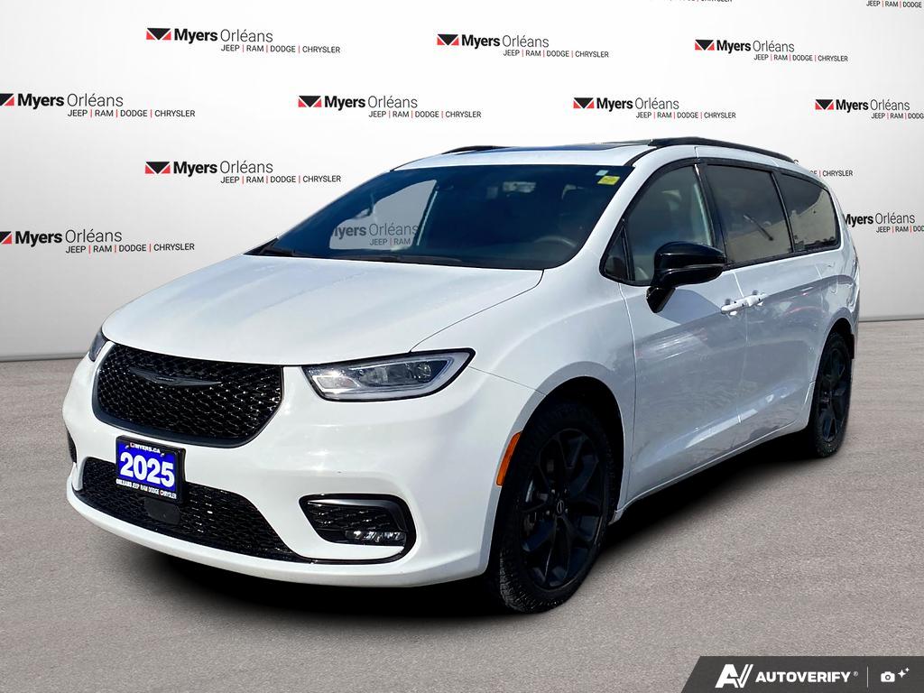  2025 Chrysler Pacifica Limited FWD   