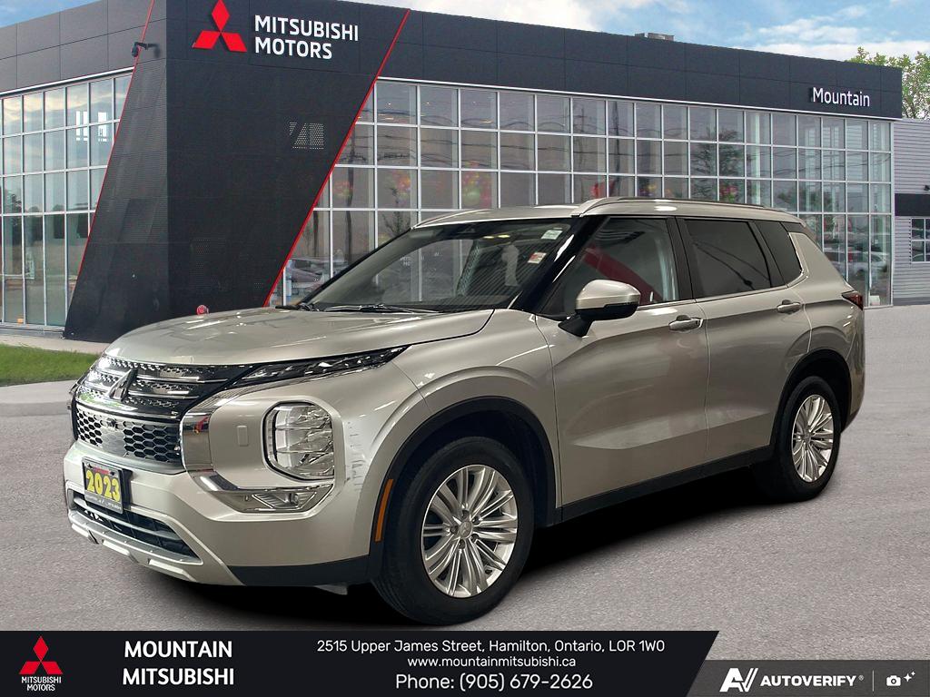 Silver 2023 Mitsubishi Outlander SUV / Crossover All-Wheel Drive Automatic