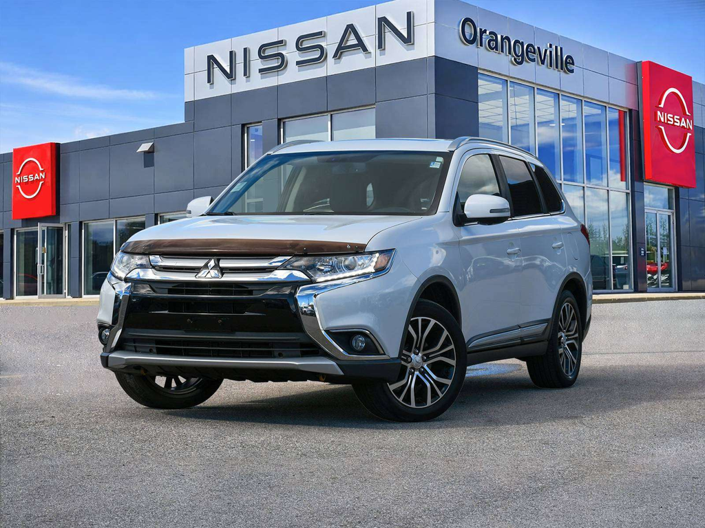White 2018 Mitsubishi Outlander SUV / Crossover All-Wheel Drive Automatic